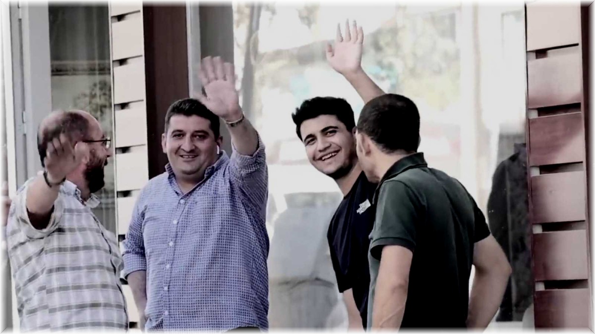 Youtuber gencin sosyal deneyi izleyenleri duygulandırdı