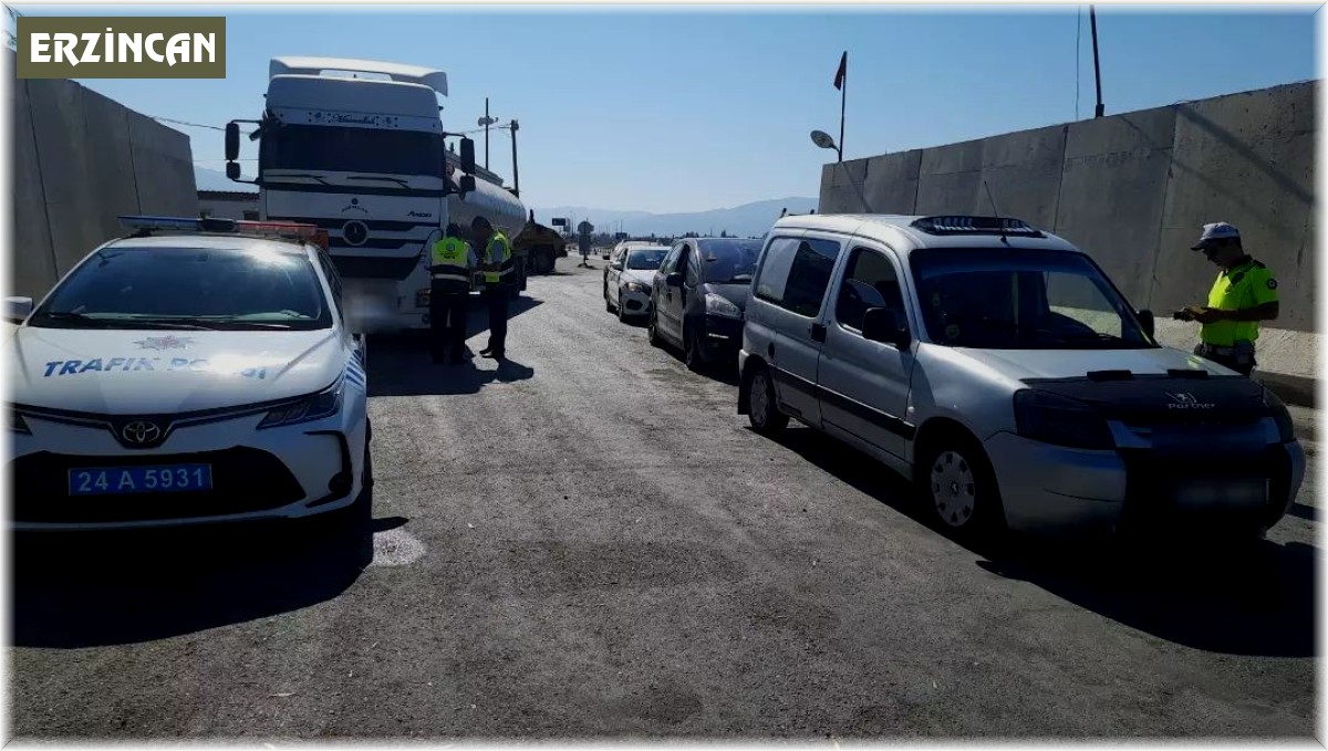 Yük ve yolcu taşımacılığı yapan araçlar denetlendi