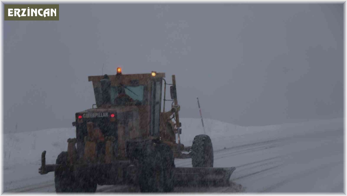 Yüksek kesimler kardan beyaza büründü