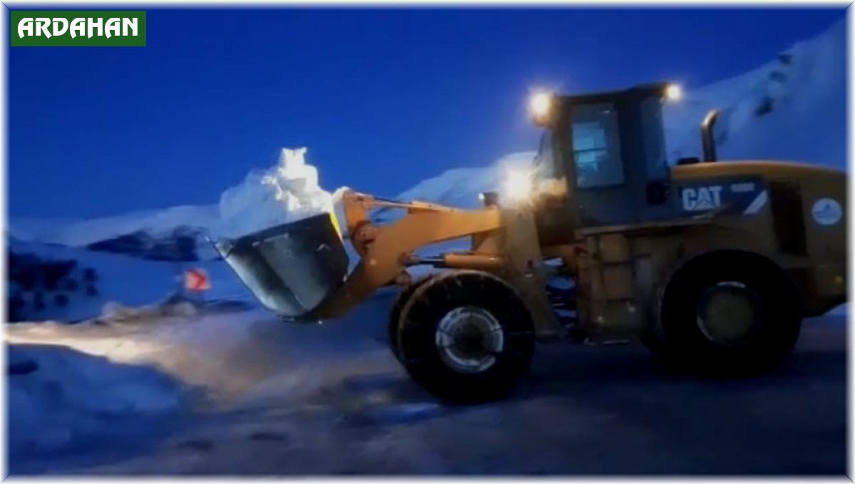 Yüksek kesimlerde karla mücadele devam ediyor