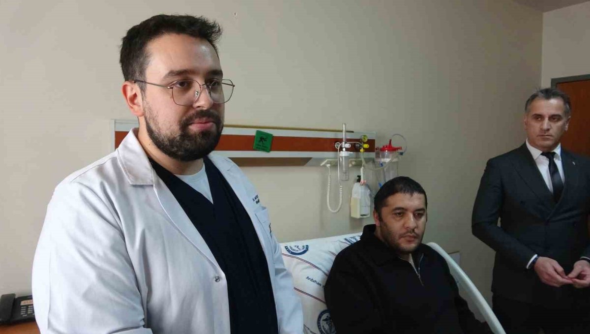 Yüksek riskli beyin ameliyatı Ardahan'da ilk kez yapıldı