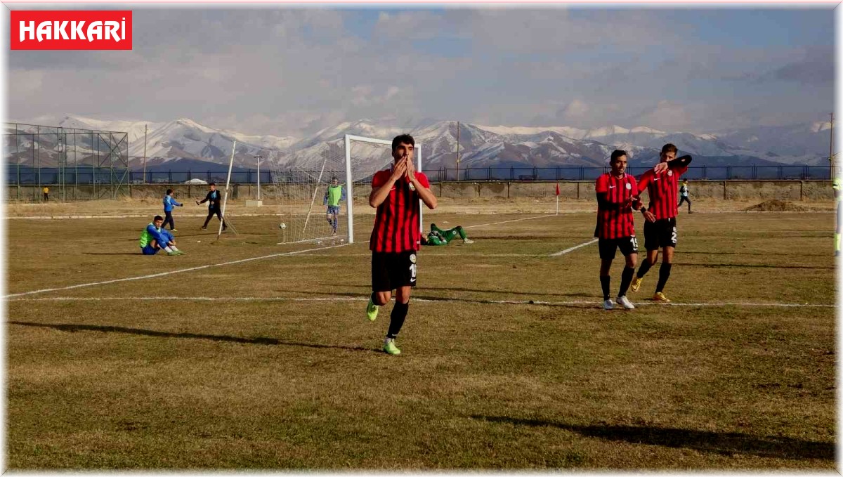 Yüksekova Belediye Spor: 3 - Kurtalan Spor: 2
