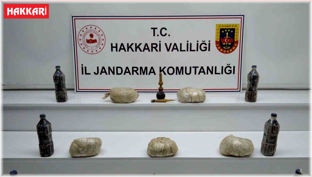 Yüksekova'da 4,5 kilo eroin ve 8 kilo afyon sakızı ele geçirildi
