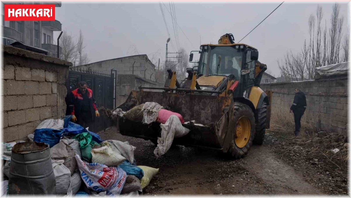 Yüksekova'da bahar temizliği başladı