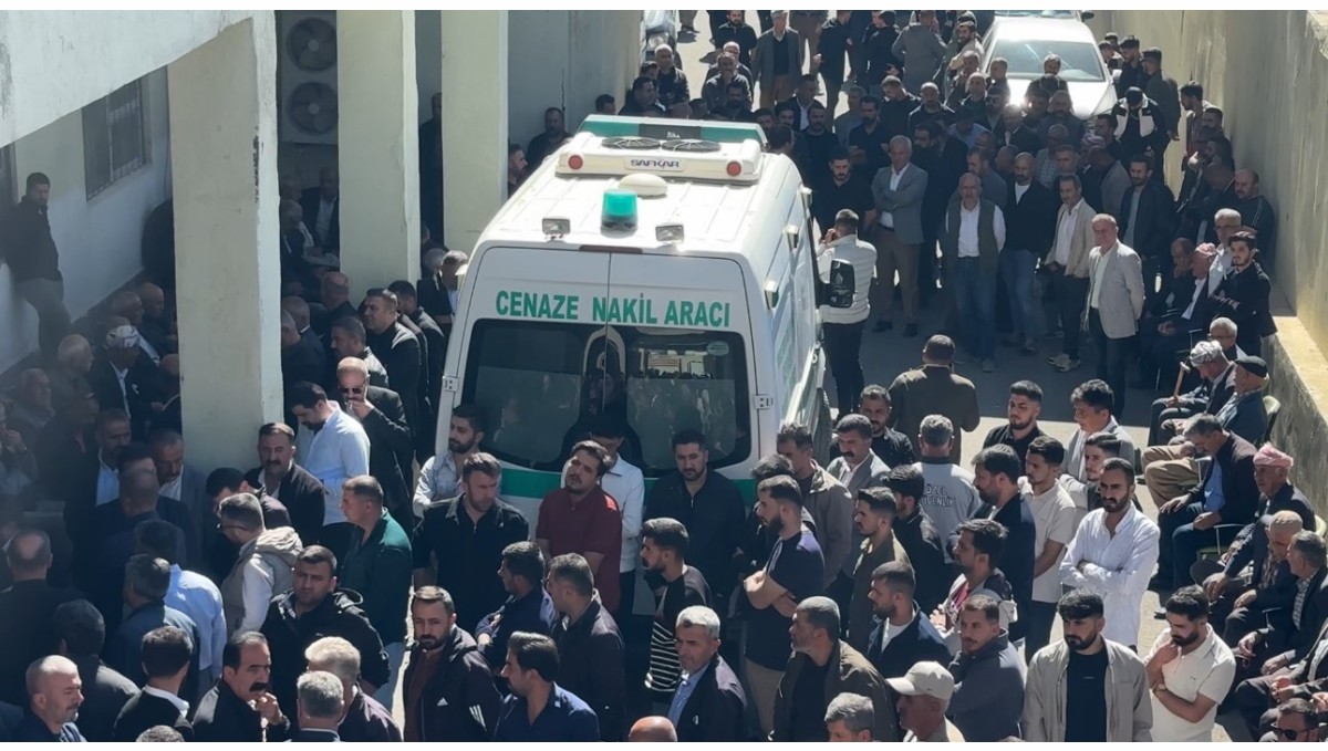 Yüksekova'da bıçaklı saldırı: 21 yaşındaki genç hayatını kaybetti