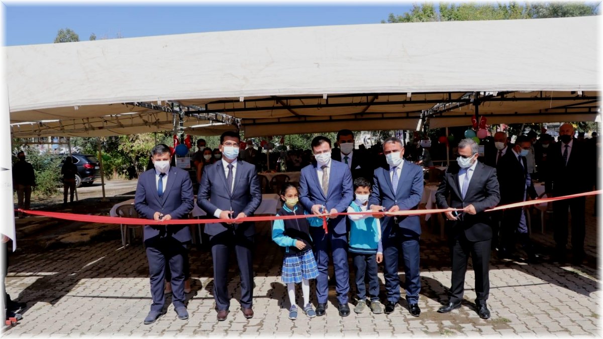 Yüksekova'da bilim şenliği