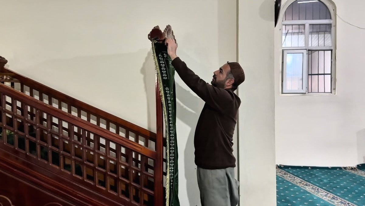 Yüksekova'da camiler Ramazan ayına hazır: İbadethaneler gül kokularıyla arındırıldı