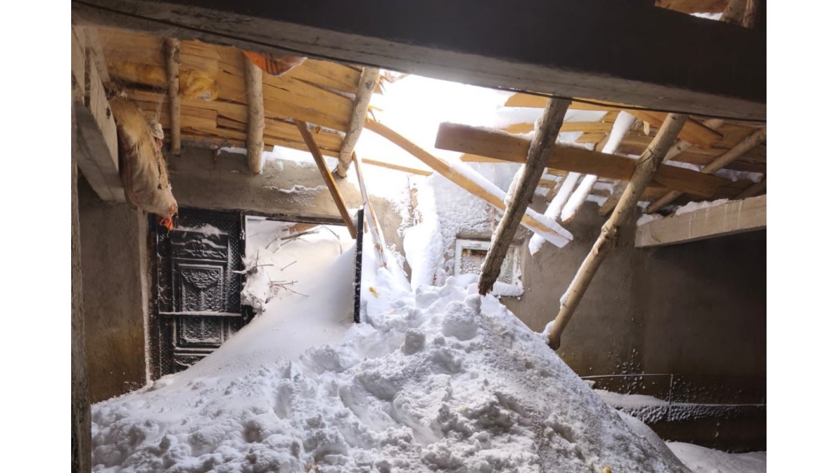 Yüksekova'da çığ yaraları sarılıyor: