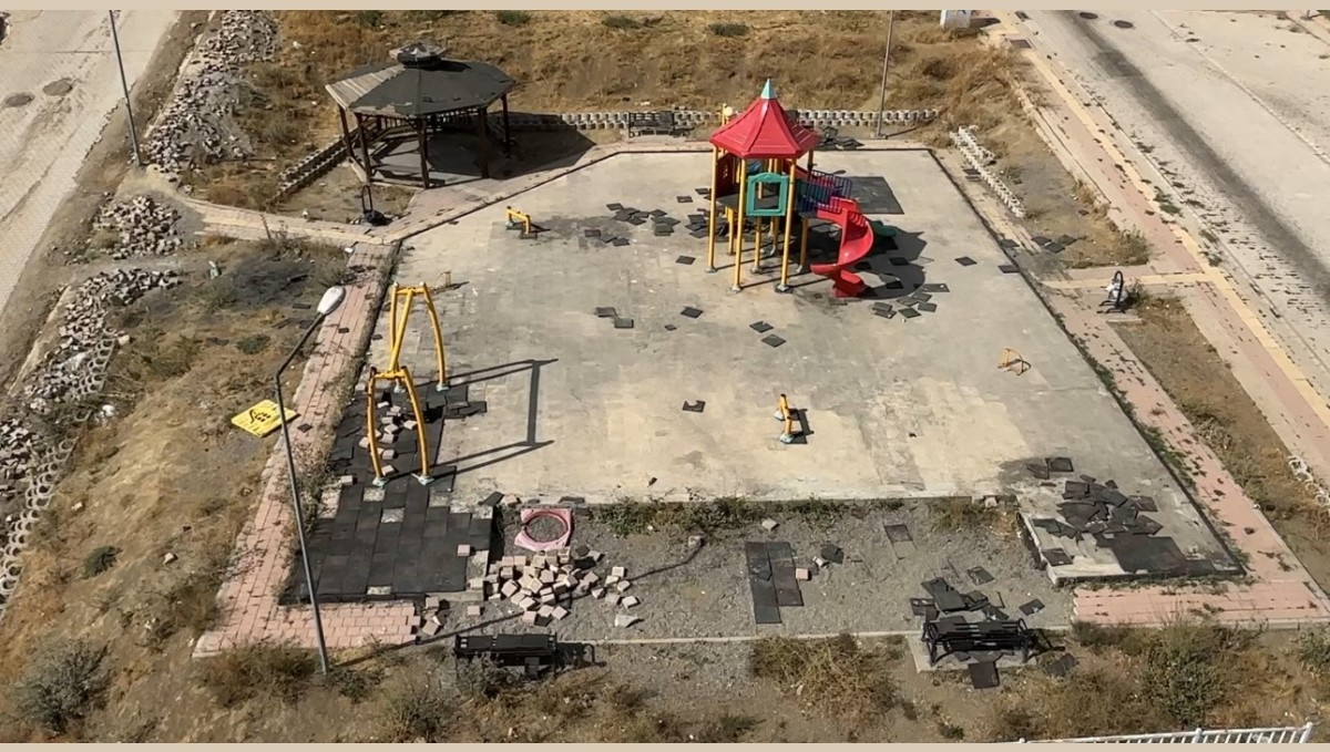 Yüksekova'da çocuk parkına zarar verildi