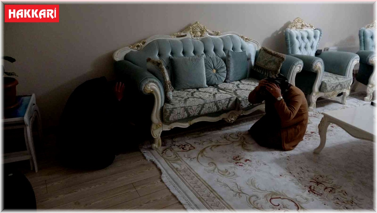 Yüksekova'da "Çök-Kapan-Tutun" tatbikatı gerçeği aratmadı