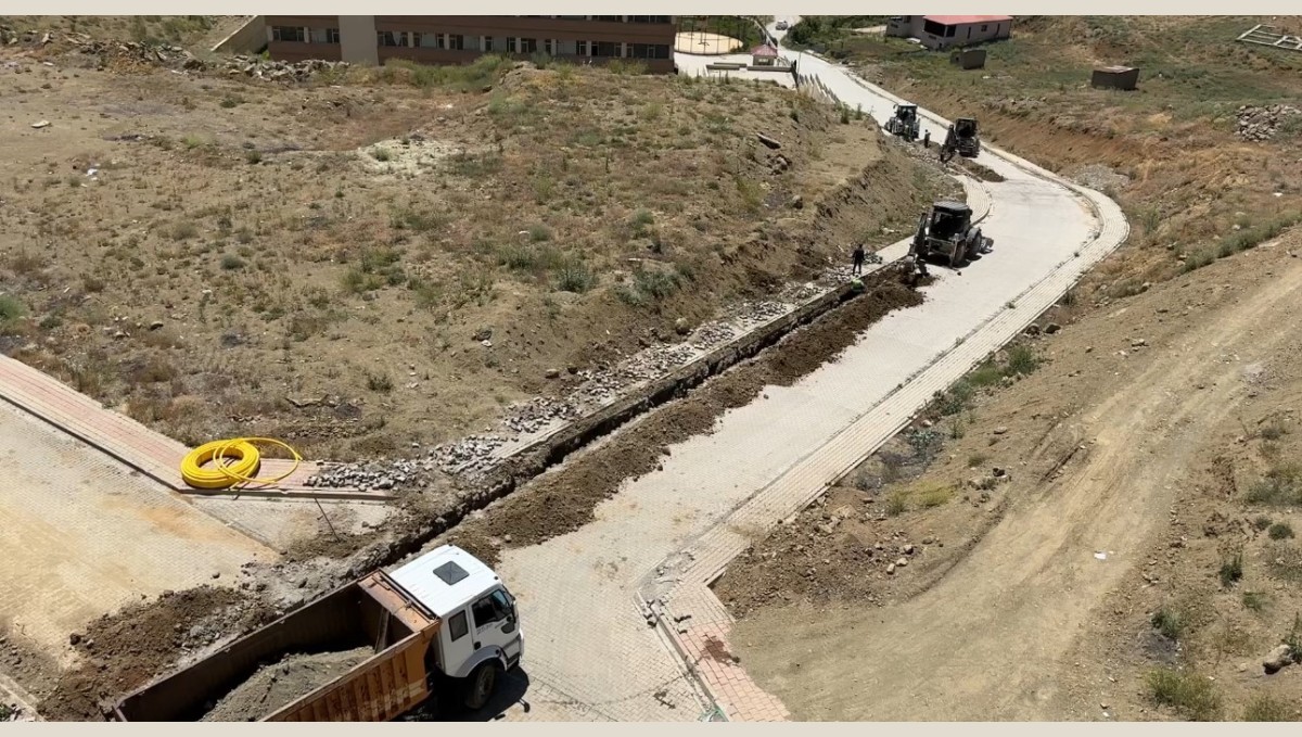 Yüksekova'da doğalgaz çalışmaları hız kesmiyor: 5 mahalle doğalgaza kavuşuyor