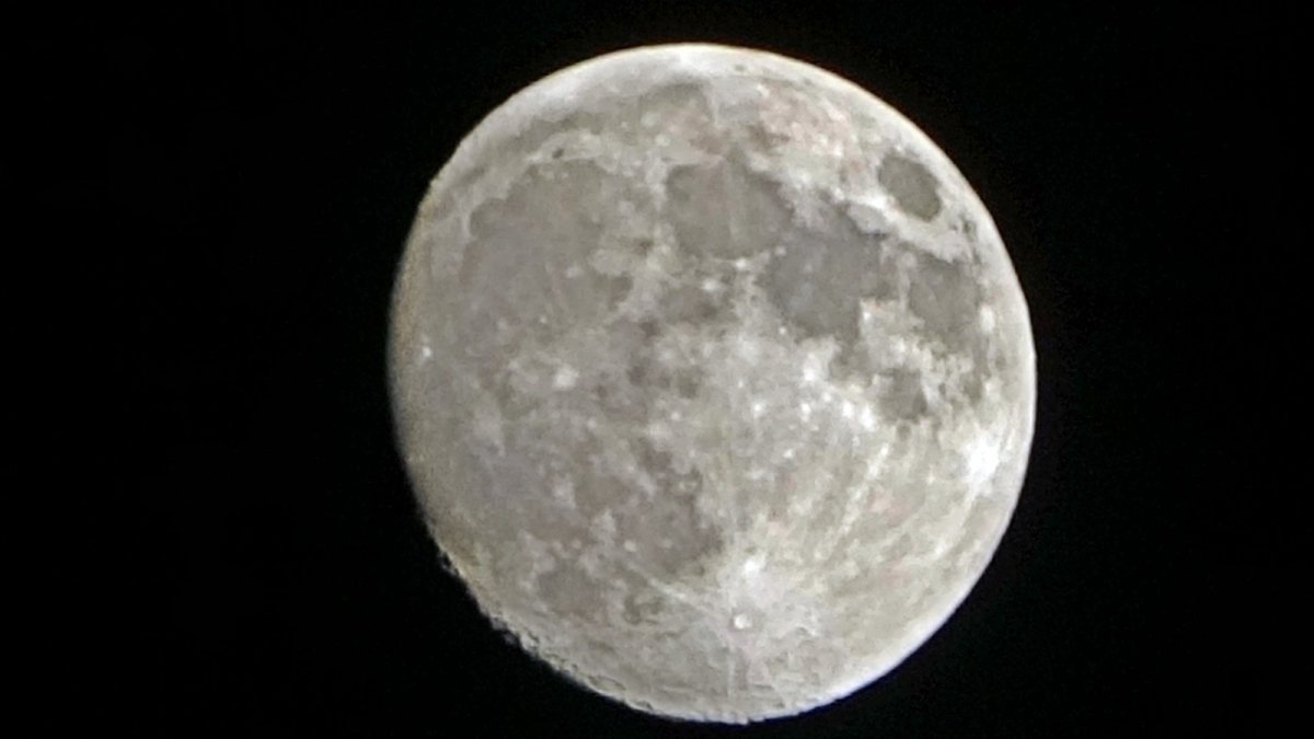 Yüksekova'da dolunay güzelliği