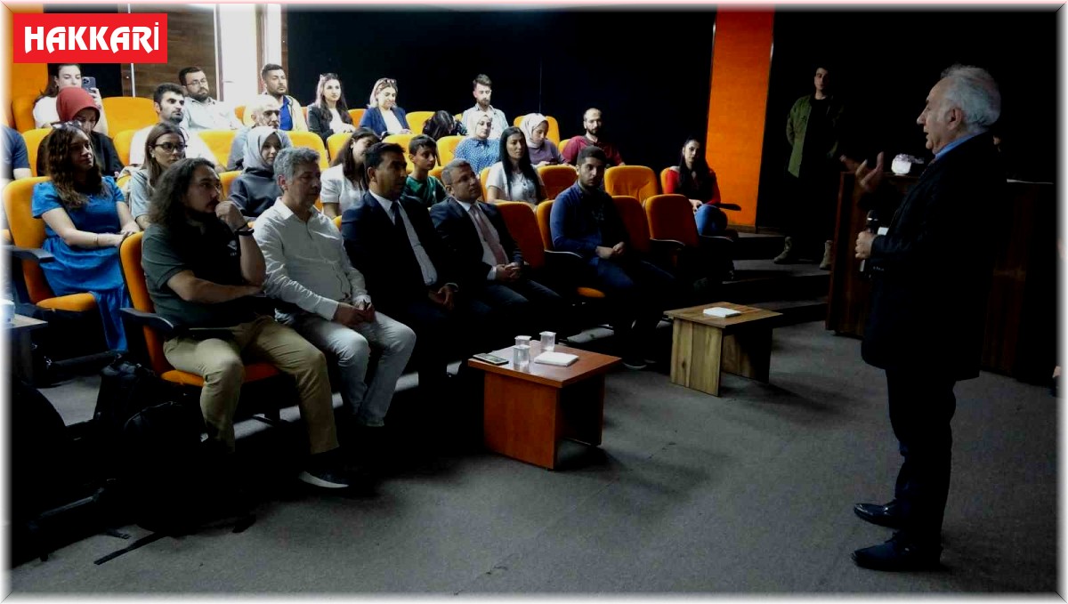 Yüksekova'da geleceğin astronotlarının yetiştirilmesi için seminer düzenlendi