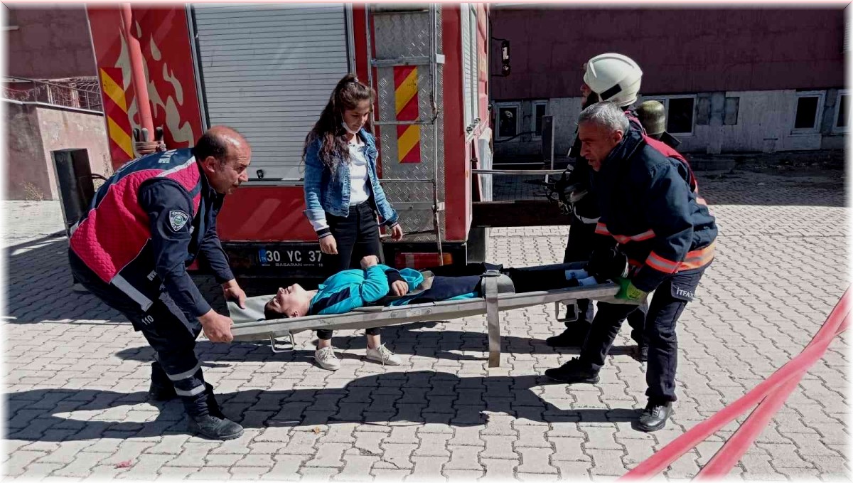 Yüksekova'da gerçeği aratmayan yangın tatbikatı