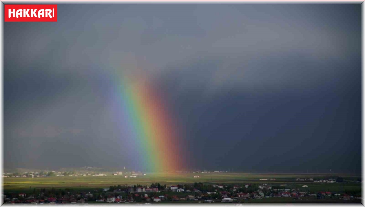 Yüksekova'da gökkuşağı görenleri hayran bıraktı