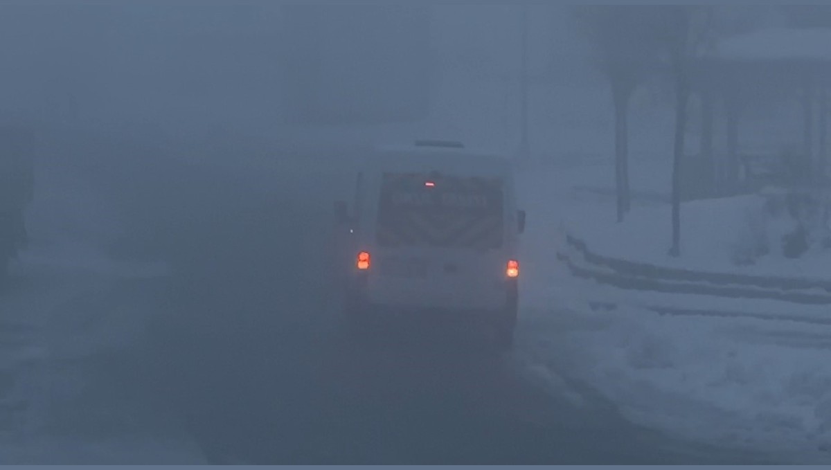 Yüksekova'da göz gözü görmüyor