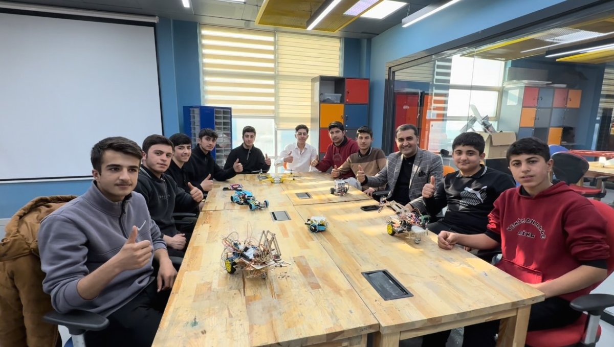 Yüksekova'da ilk robotik takımı 'Bezoar' İstanbul yolcusu