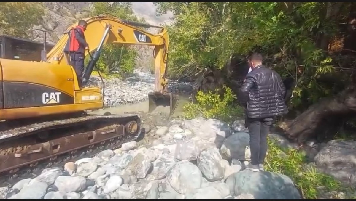 Yüksekova'da kayıp İbrahim Neçir Kom için ekskavatörle arama: Acılı bekleyiş sürüyor