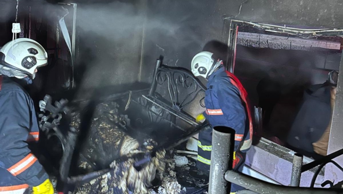 Yüksekova'da korkutan ev yangını: 4 çocuk hastaneye kaldırıldı