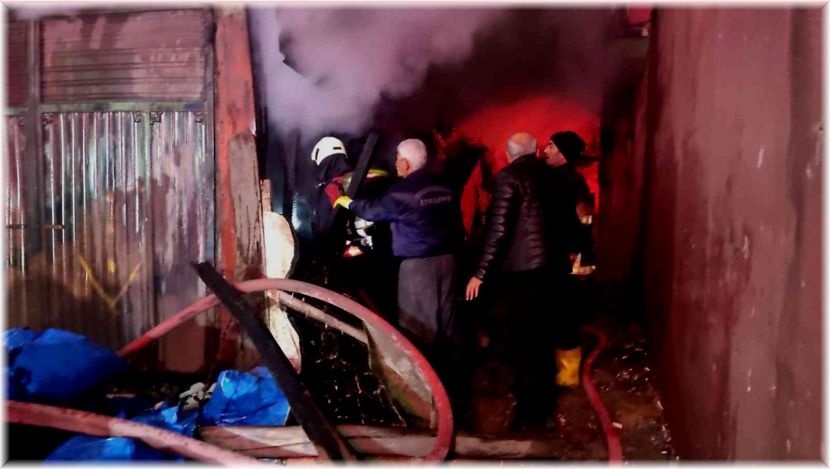 Yüksekova'da korkutan yangın