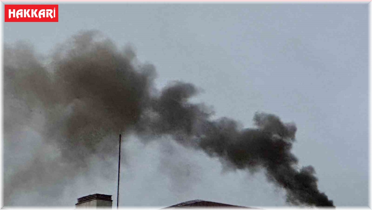 Yüksekova'da mayıs ayı kış mevsimini aratmıyor