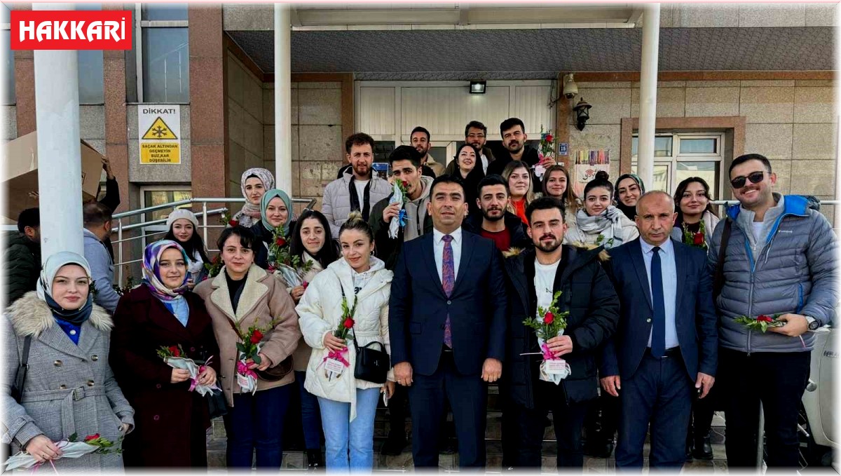 Yüksekova'da öğretmenler kahvaltıda bir araya geldi