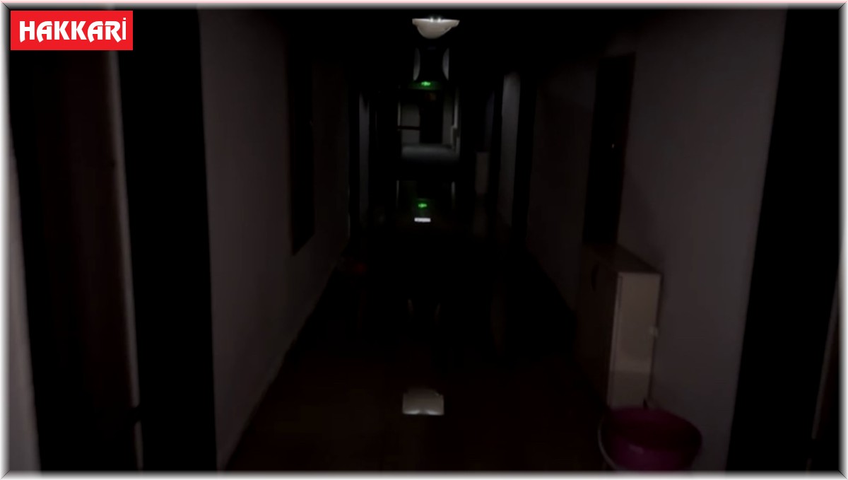 Yüksekova'da okul pansiyonunda yangın: 12 öğrenci dumandan zehirlendi