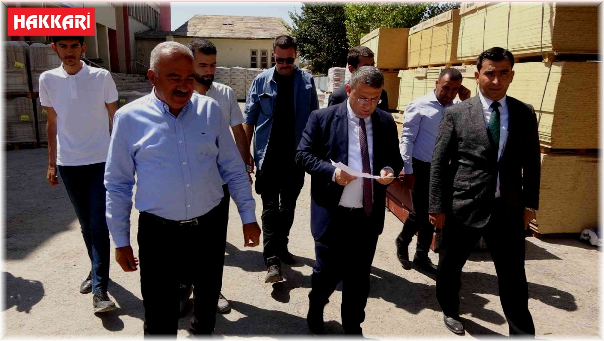 Yüksekova'da okullar yenileniyor