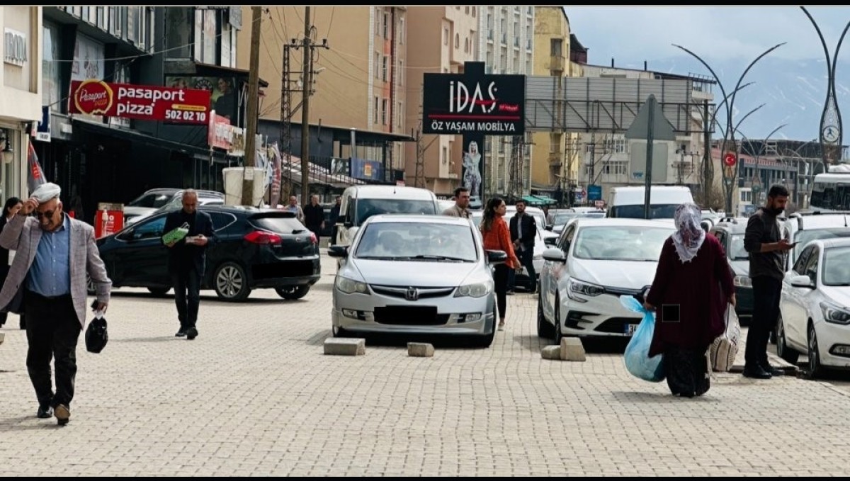 Yüksekova'da park sorunu