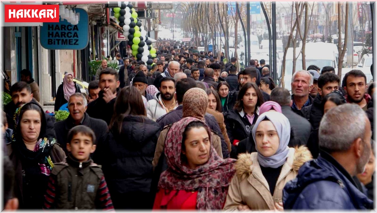 Yüksekova'da Ramazan yoğunluğu başladı