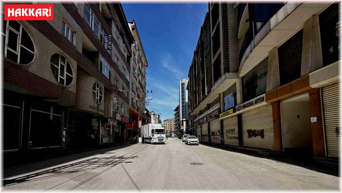 Yüksekova'da seçimler nedeniyle sokaklar boş kaldı