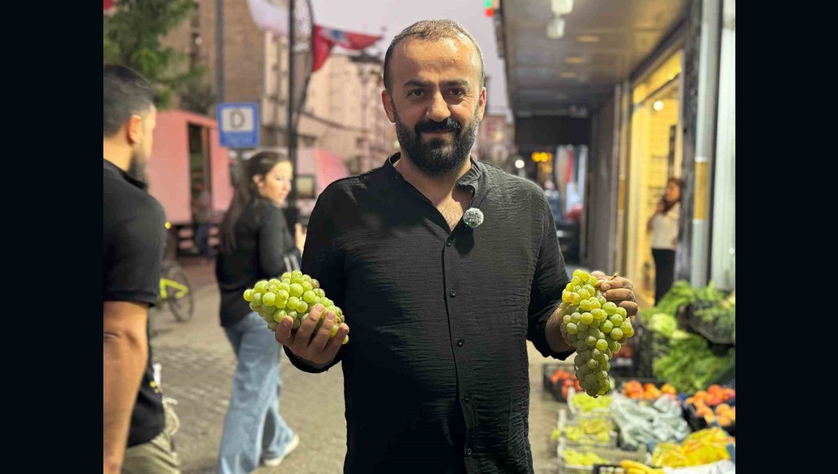 Yüksekova'da Şemdinli üzümü tezgahlarda yerini aldı