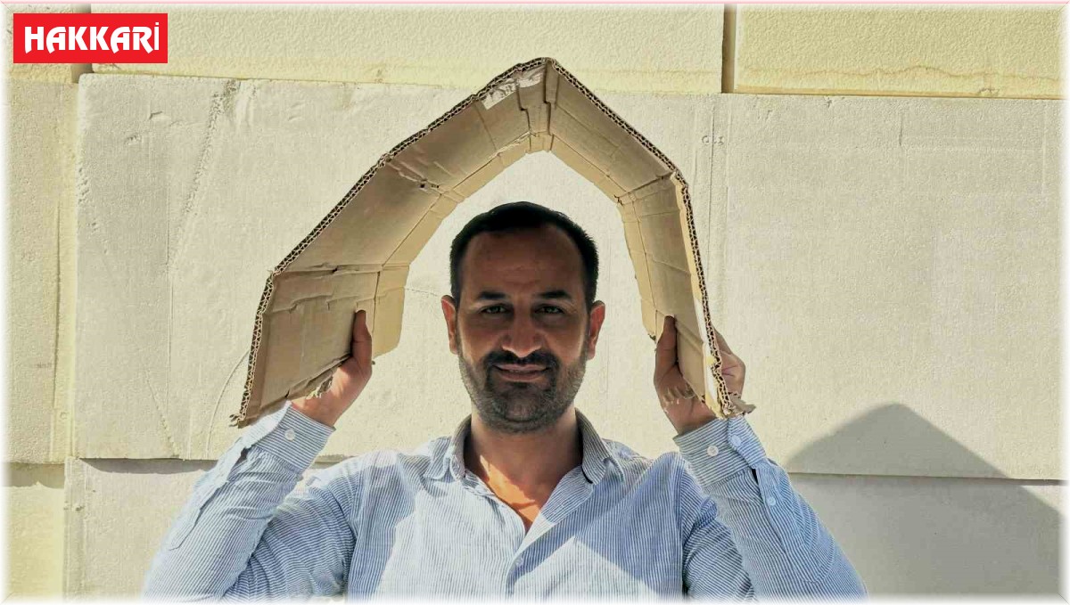 Yüksekova'da sıcaklık 40 dereceyi geçti, yollar ve parklar boş kaldı