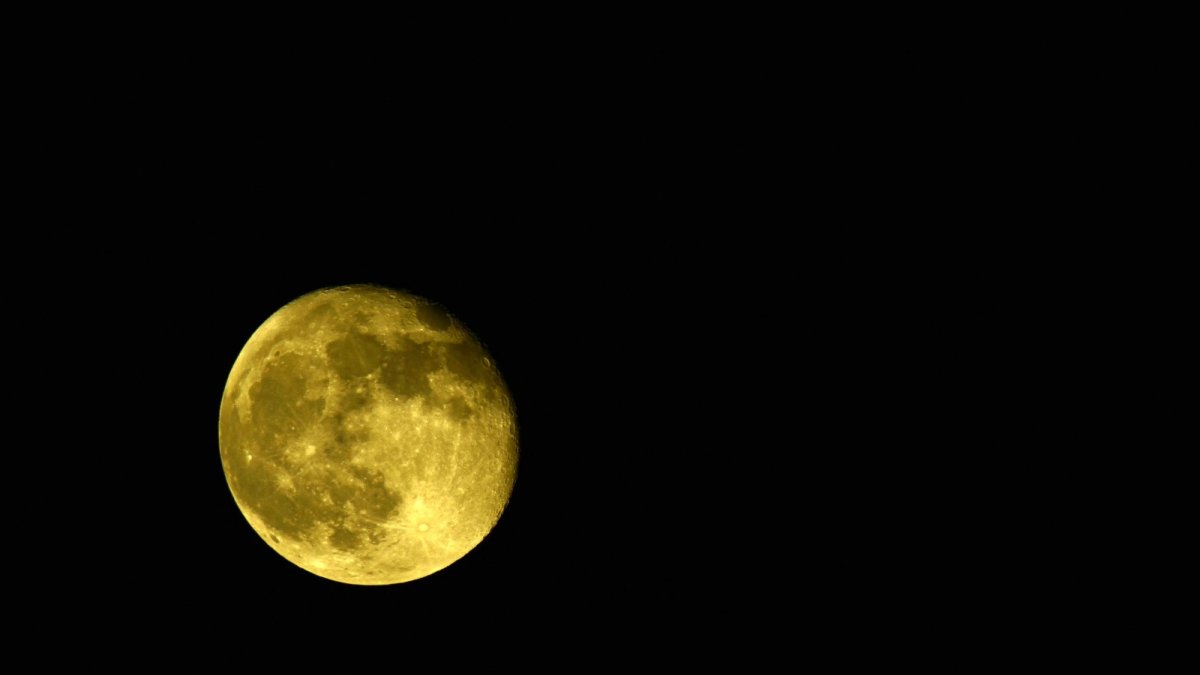 Yüksekova'da 'Süper Ay' güzelliği