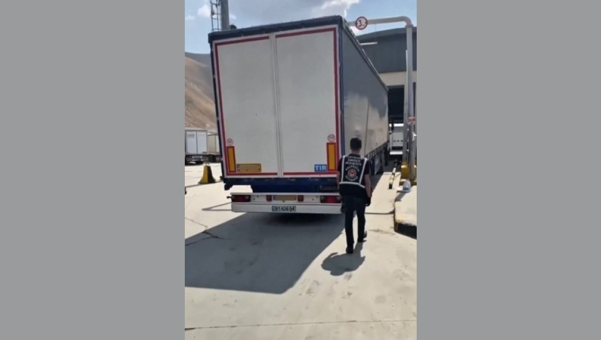 Yüksekova'da tırda 65 kilo uyuşturucu ele geçirildi