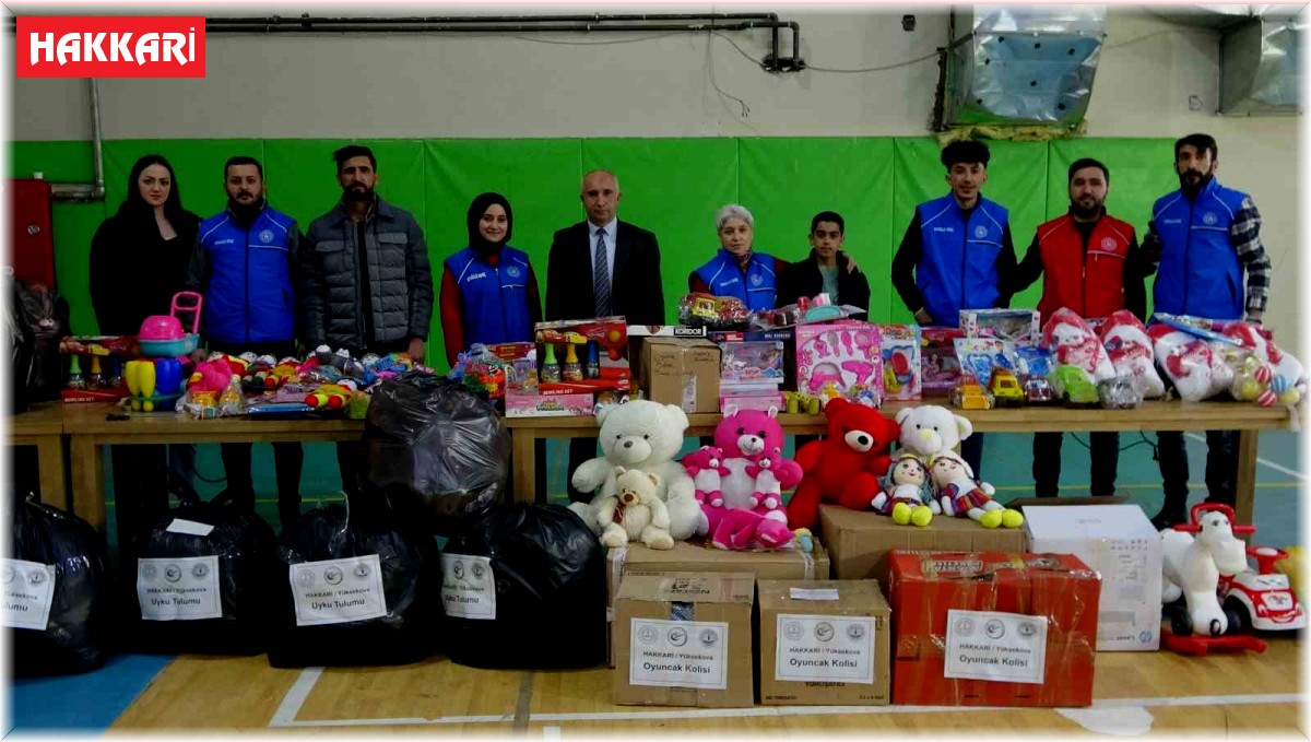 Yüksekova'da toplanan oyuncaklar depremzede çocuklara gönderildi