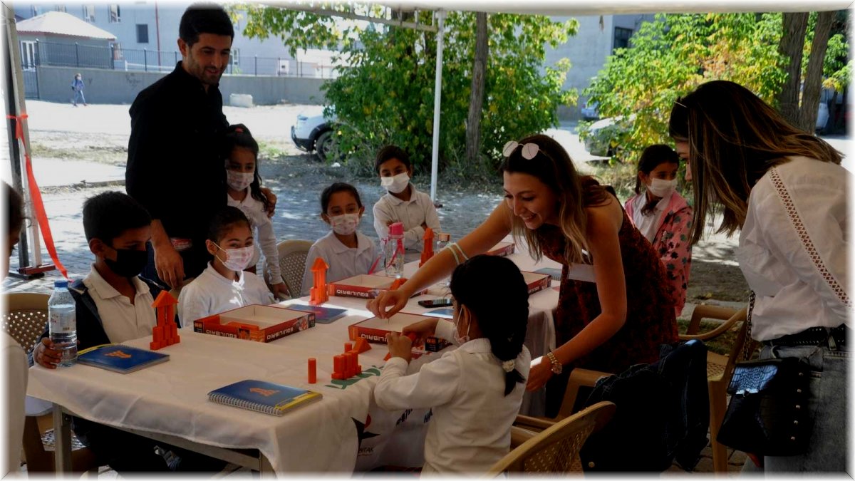 Yüksekova'da 'TÜBİTAK 4007 Bilim Şenlikleri' ilgi görüyor