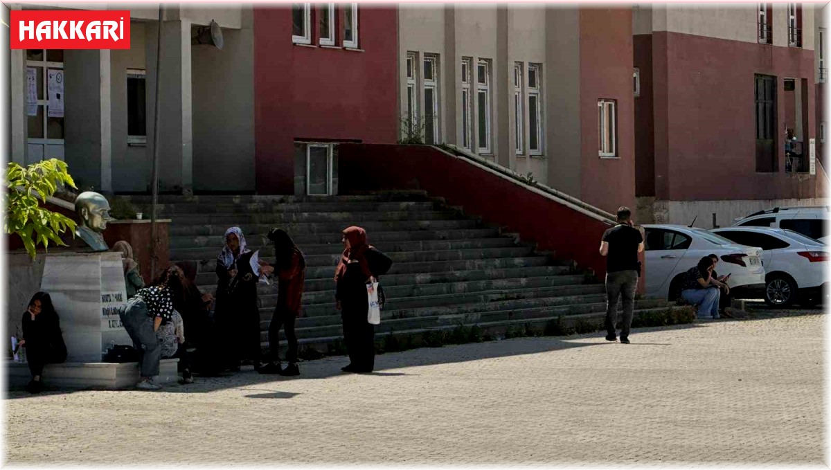 Yüksekova'da YKS heyecanı başladı