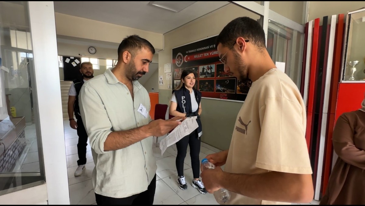 Yüksekova'da YKS'nin ikinci oturumu başladı