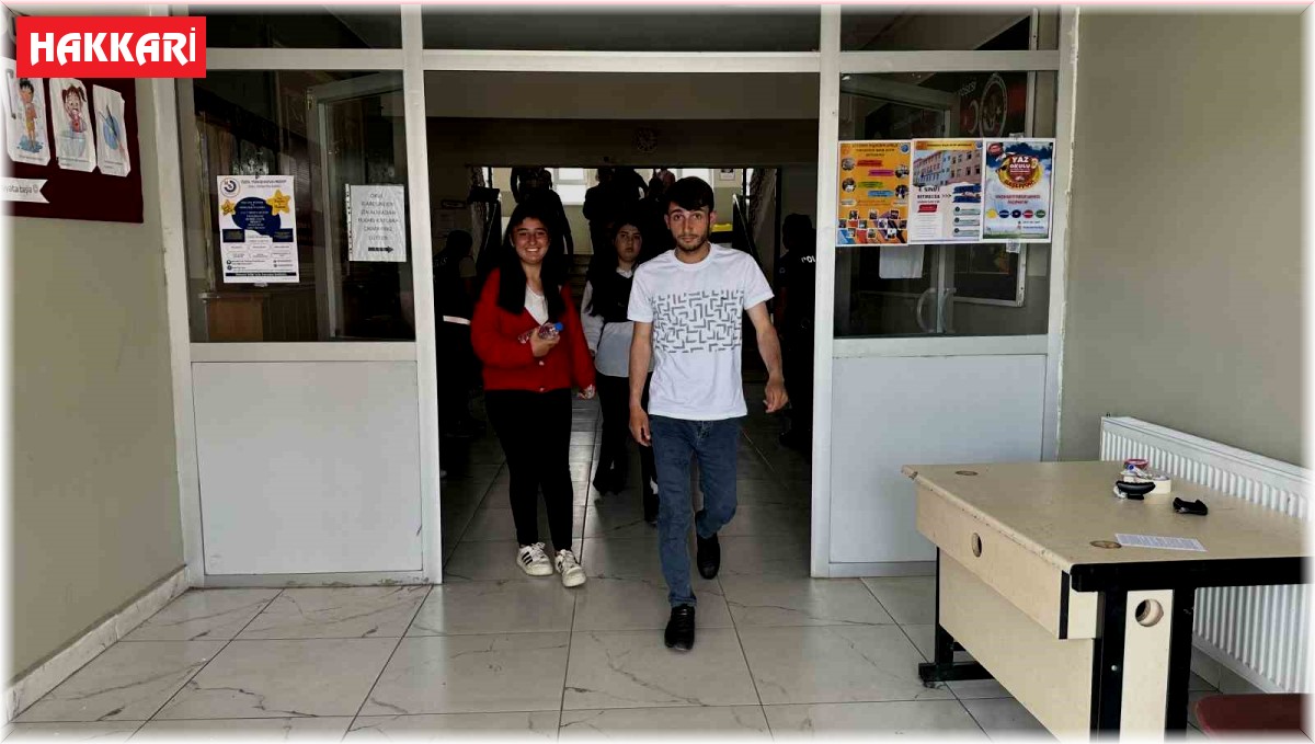 Yüksekova'da YKS'nin ikinci oturumu sona erdi