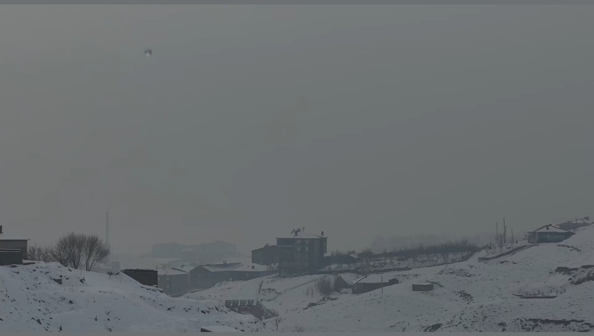 Yüksekova'da yoğun sis uçak seferlerini durdurdu