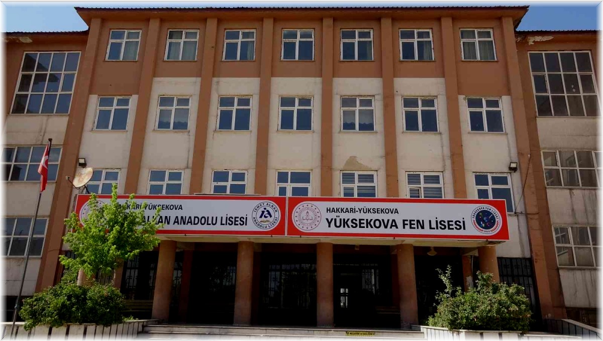 Yüksekova 'Fen Lisesi'ne kavuştu