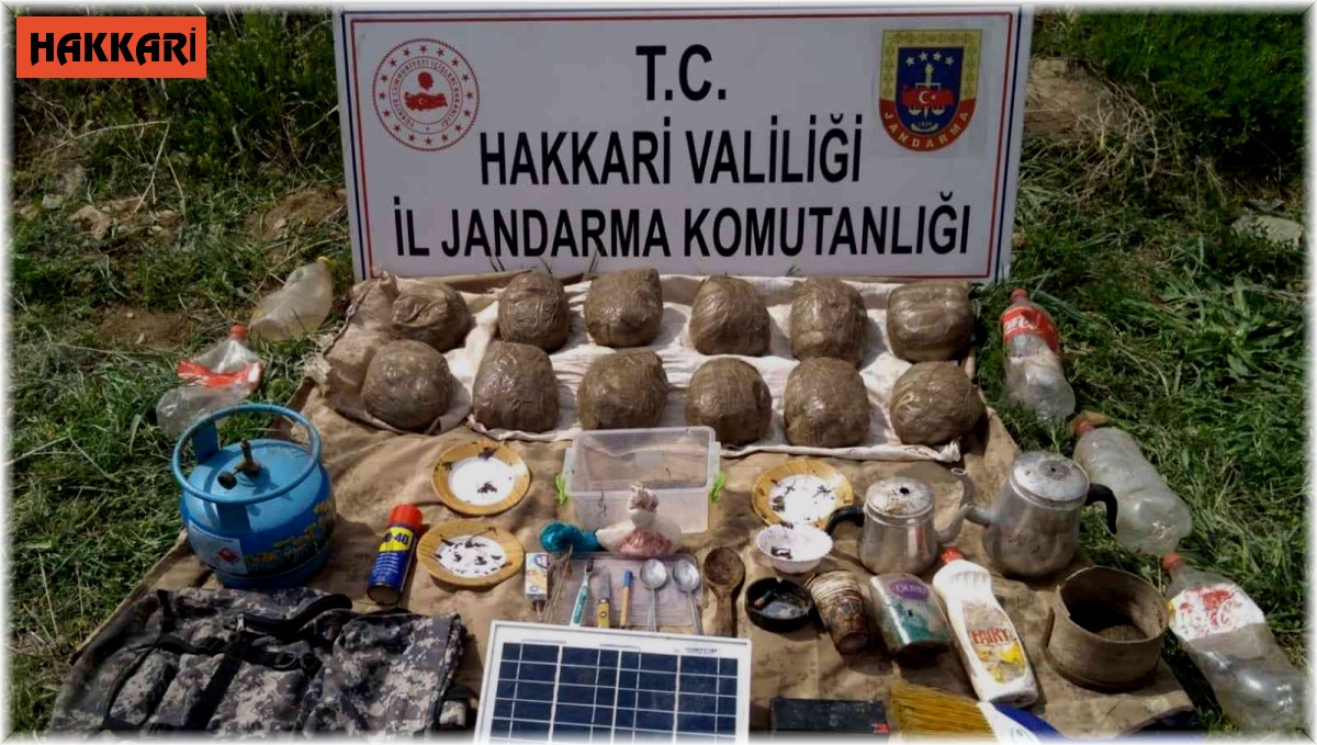 Yüksekova kırsalında uyuşturucu ve yaşam malzemesi ele geçirildi