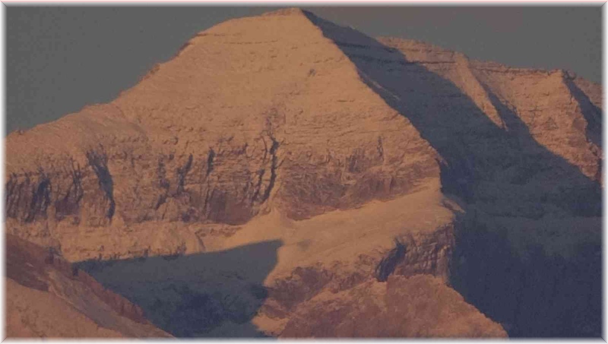 Yüksekova'nın Cilo Dağları beyaza büründü