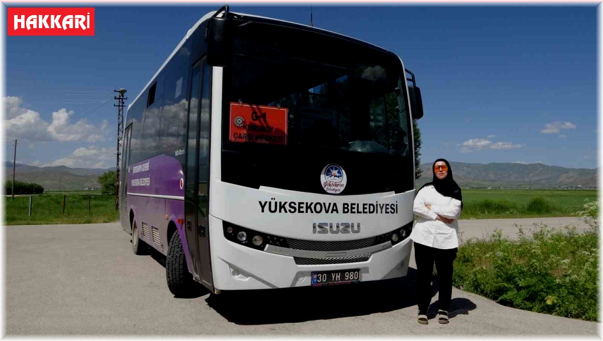 Yüksekova'nın ilk kadın otobüs şoförü direksiyona geçti