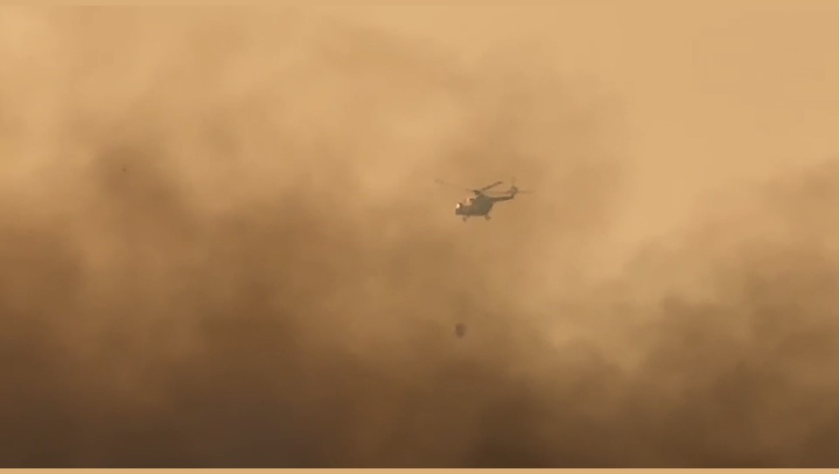 Yüksekova'nın kuş cennetindeki yangına havadan müdahale