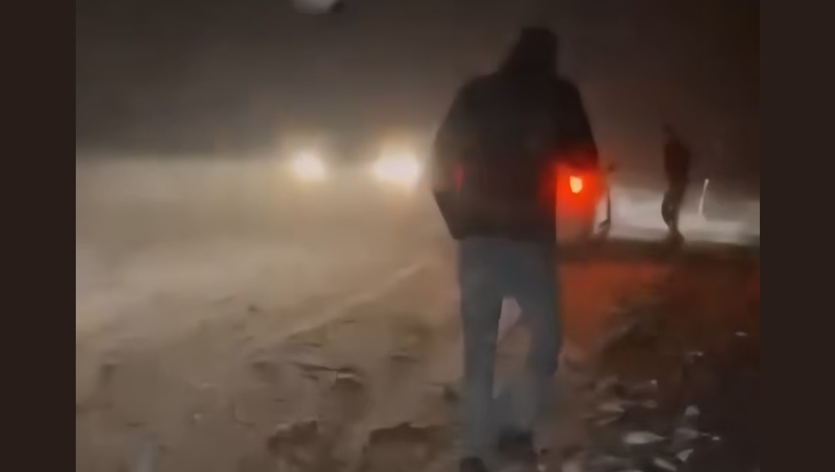 Yüksekova-Şemdinli kara yolunda tipi ve fırtınada mahsur kalanları ekipler kurtardı