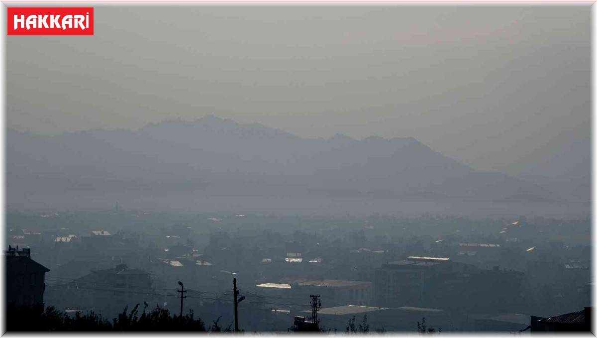 Yüksekova sis altında