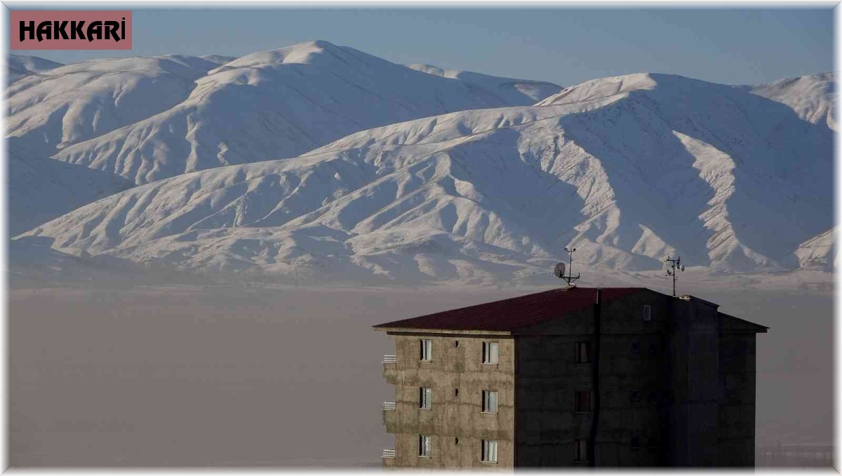 Yüksekova sis altında