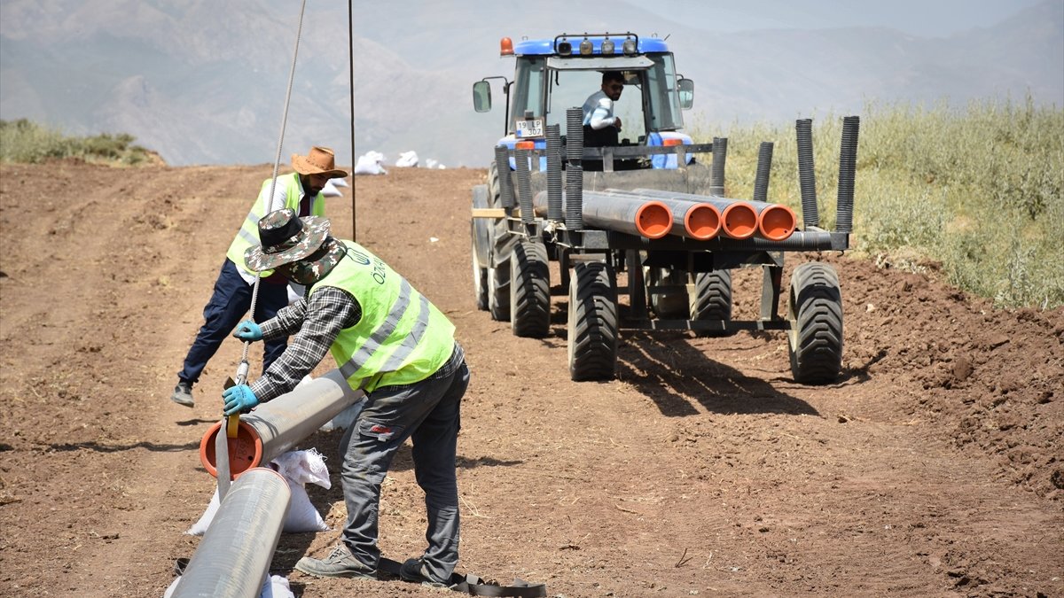 Yüksekova'ya doğal gaz hattı döşenmeye başlandı
